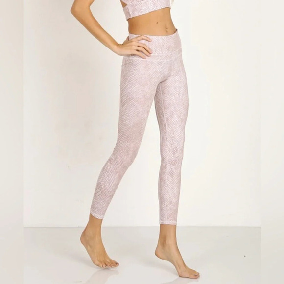 Varley Size M Pink Biona Tight Stone Snake size M 7/8 length - Picture 2 of 13